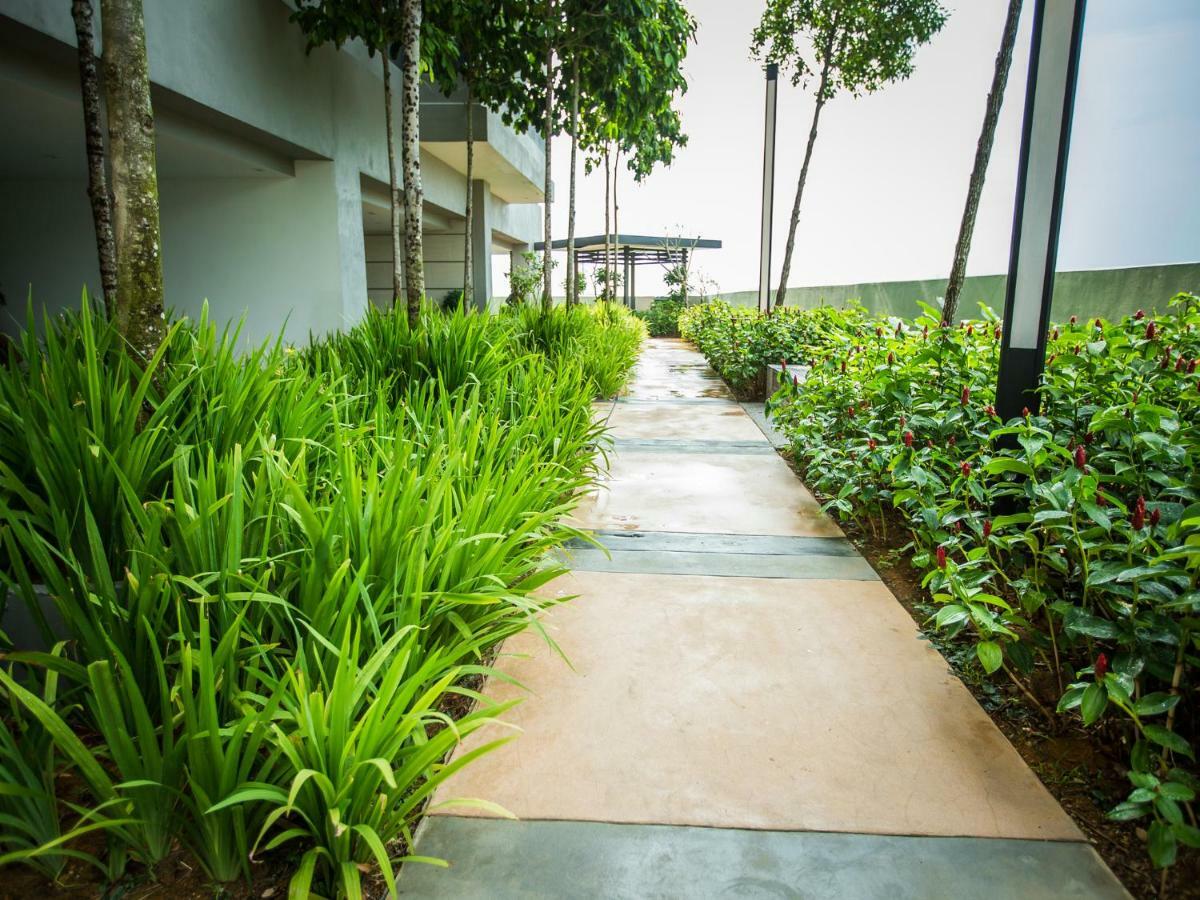 Iskandar Puteri Medini Famous Theme Park Nusajaya  Exterior photo